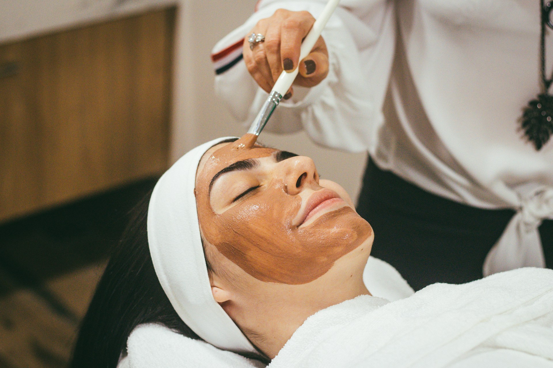 Suasana treatment di klinik aesthetic